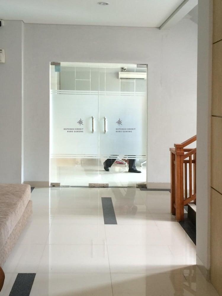 Zizz Convention Hotel Denpasar  Exterior photo